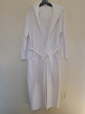Hanro of Switzerland Hooded Plush Long Robe White